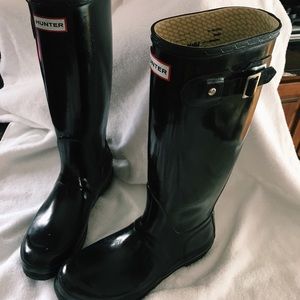 Hunter Adjacent Black Gloss Rainboot